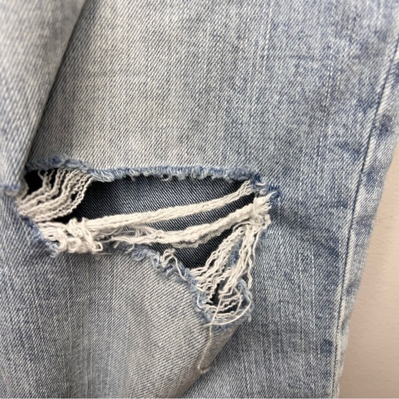 Old Navy Mid Rise Boyfriend Distressed Jeans Size 14 - Picture 12 of 12
